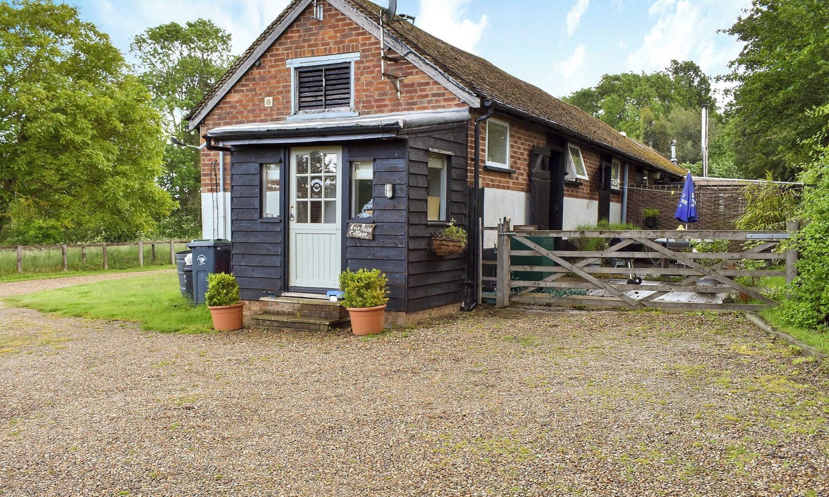 Bishop's Stortford Cottage | 1 bedroom accommodation in Elsenham, near Bishop&rsquo;s Stortford