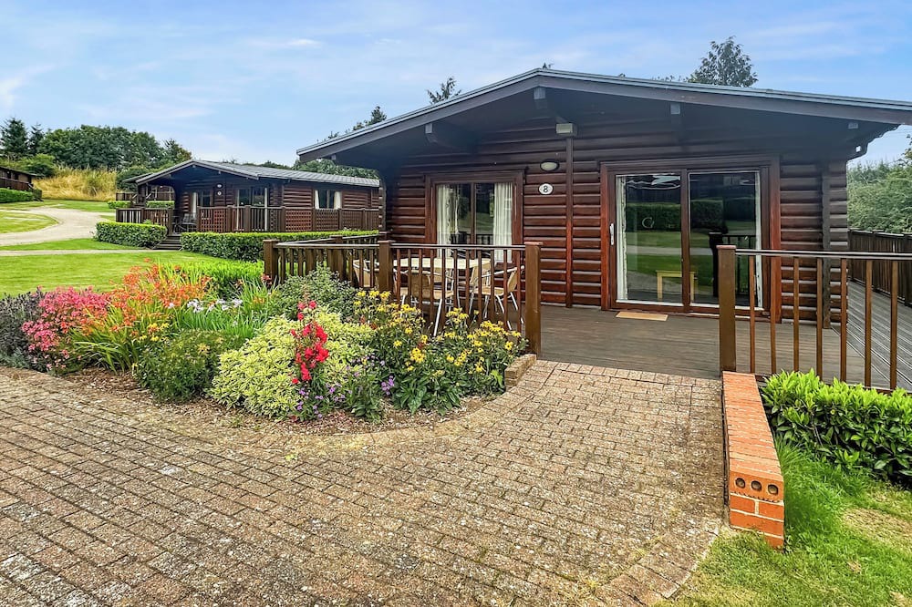 Greetham Ski Chalet | 1 bedroom accommodation in Greetham