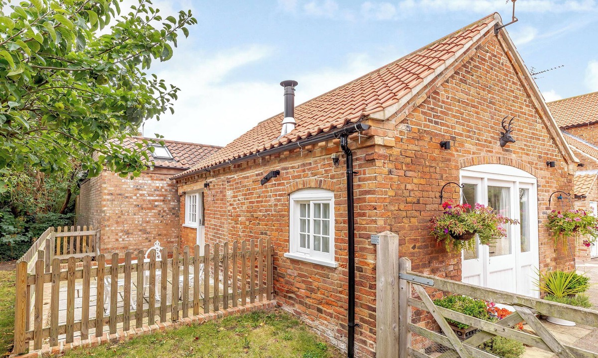 Rampton Cottage | 1 bedroom accommodation in Laneham, near Lincoln