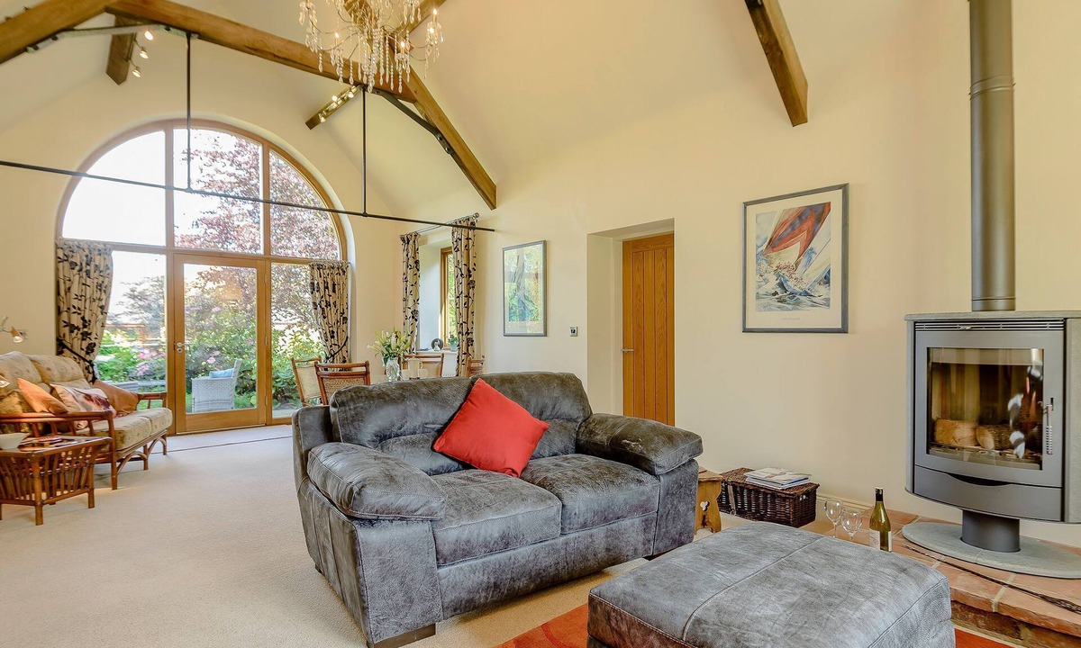 Edwinstowe Cottage | 1 bedroom accommodation in Rufford, near Newark