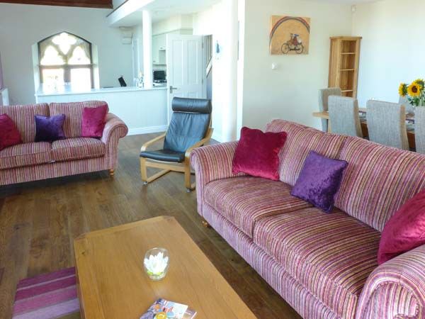 Totland Bay Cottage | 1 Church House, TOTLAND