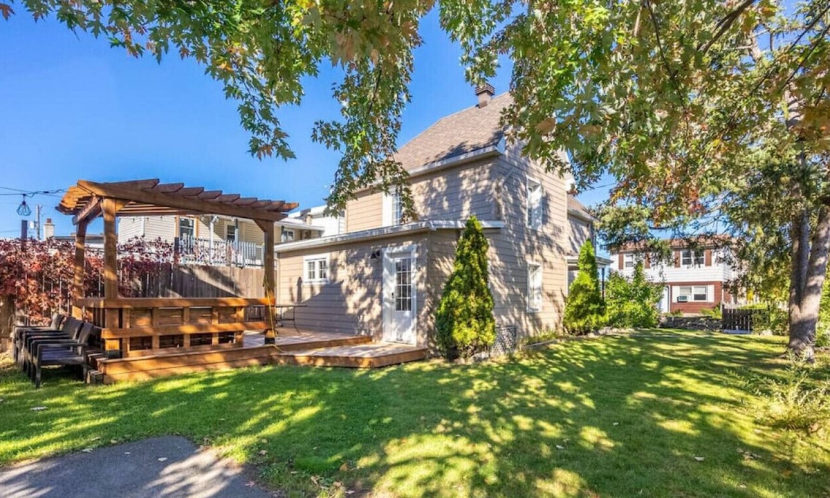 Hull House | 143 rue st redempteur · Spacious 3 Bedroom Home in Gatineau