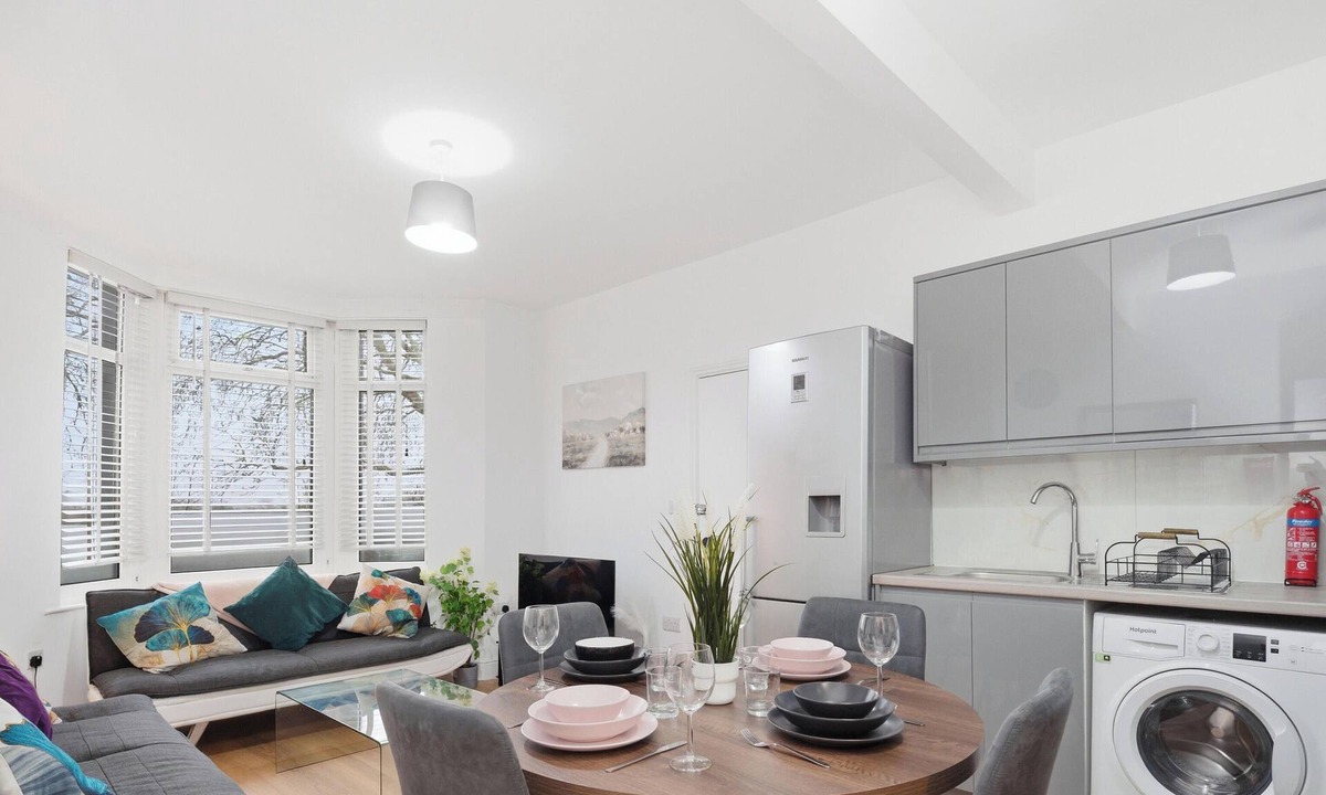 Cann Hall Apartment | 2 Bed Ground Floor Flat Forest Gate E7 0EA · WiFi | Parking | Sleeps 6