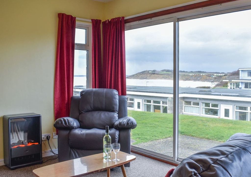 Freshwater Cottage | 2 bedroom accommodation in Colwell Bay, near Freshwater