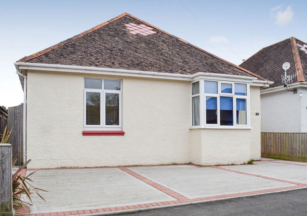 Lake Cabin | 2 bedroom accommodation in Lake, near Sandown