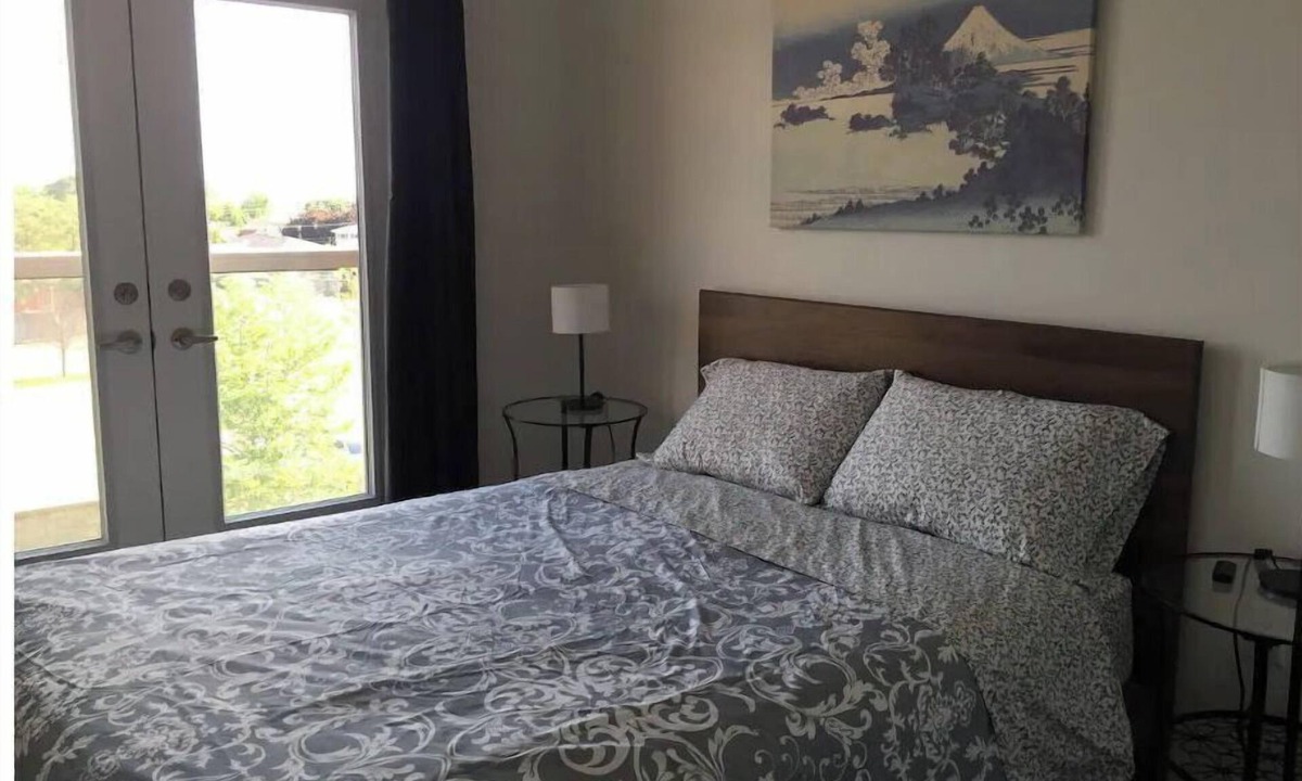 Beamsville Condo | 2-bedroom condo w/parking in Niagara wine country
