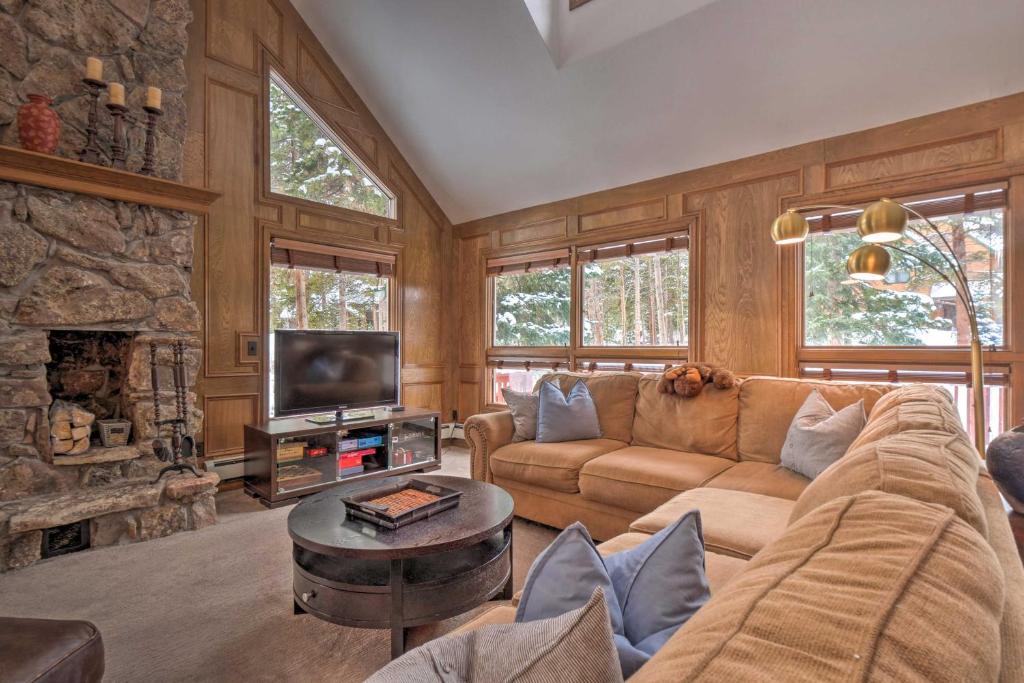 Westridge House | 2 Mi to Slopes! Hot Tub Hideaway in Breckenridge