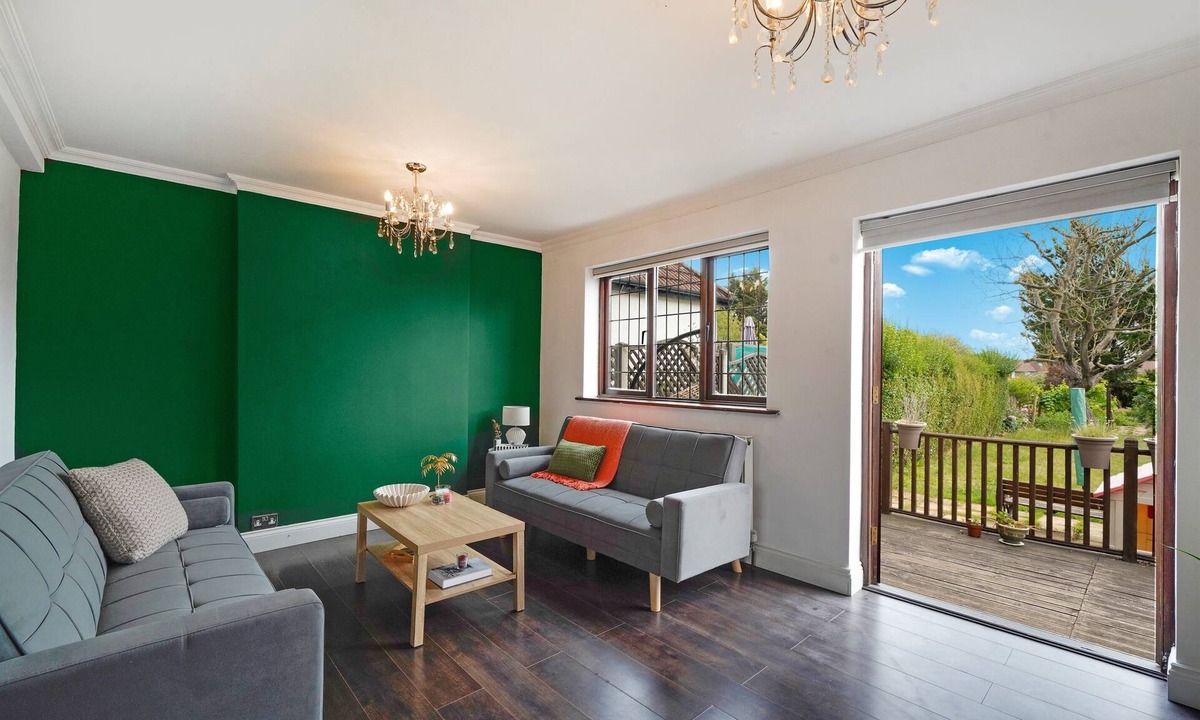 Brunel House | 2Bedroom 2 King/4 Single + 2Sofa Beds | Parking x3 | Garden & Patio