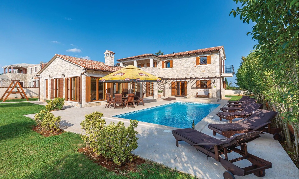 Divsici House | 3 bedroom accommodation in Divsici