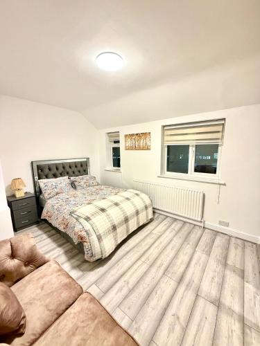 River House | 3 Bedrooms House CheapUKholiday