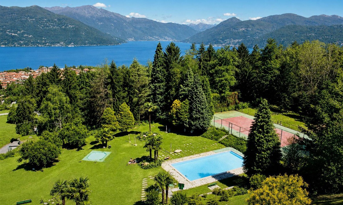 Euroville Apartment | 3-room apartment with balcony and wonderful lake view in a vacation complex with pool