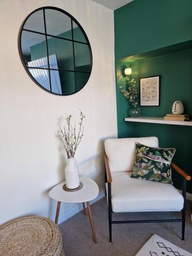 Weston on Trent House | #37 Elegant & Spacious Home for 6 - Perfect for Contractors and Families - free parking