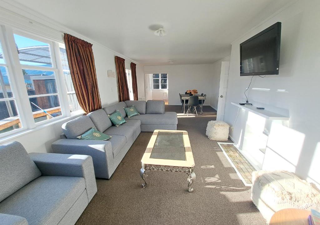 Richmond House | 3bdrm plus Sleepot Home,