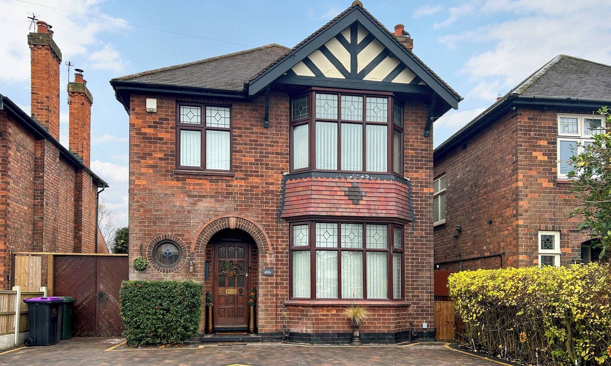 West Bridgford Cottage | 4 bedroom accommodation in West Bridgford, near Nottingham