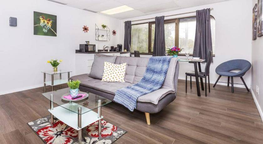 Centretown West House | 46 m² Motel ∙ 3 guests