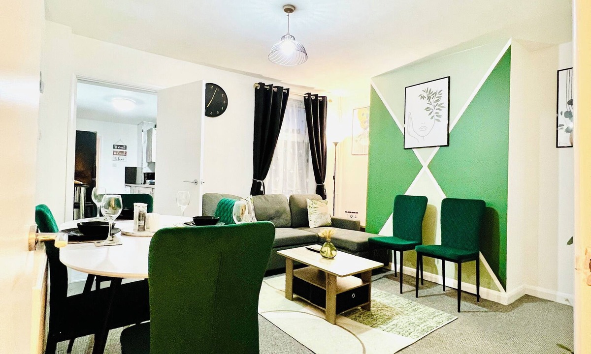 Coalville House | *4bedroomhouse/Sleeps6/Business/WiFi*