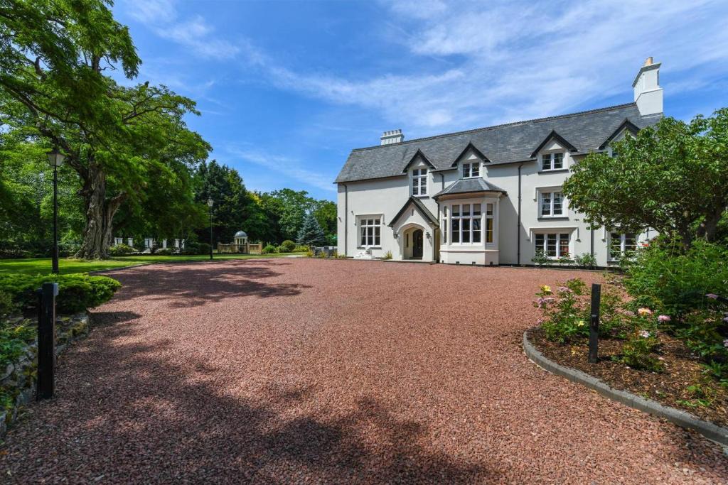 Stoke Bardolph House | 5 Bed in Thurgarton oc-o32919