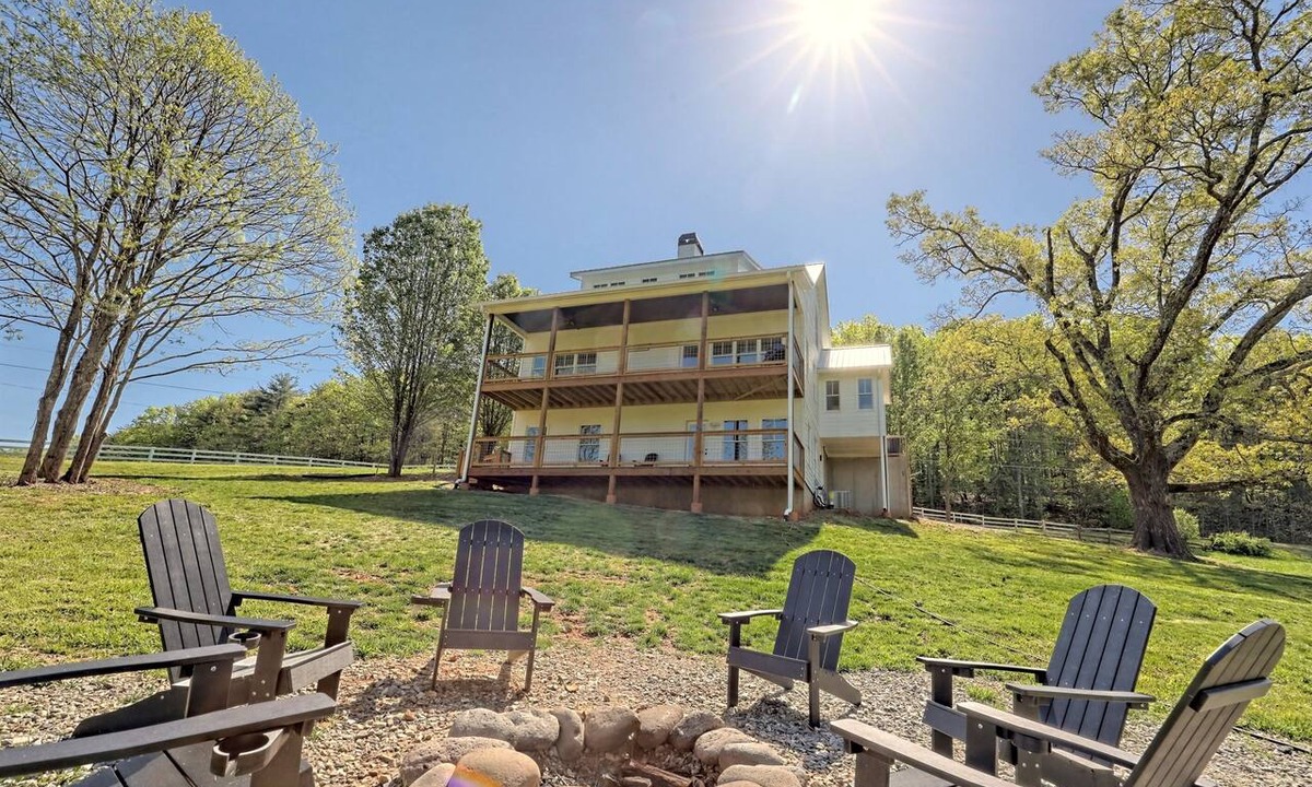 Cleveland Cabin | 5 Star Cabin | Pet Friendly | Rushing Creek | Mountain Views | Foosball |Firepit