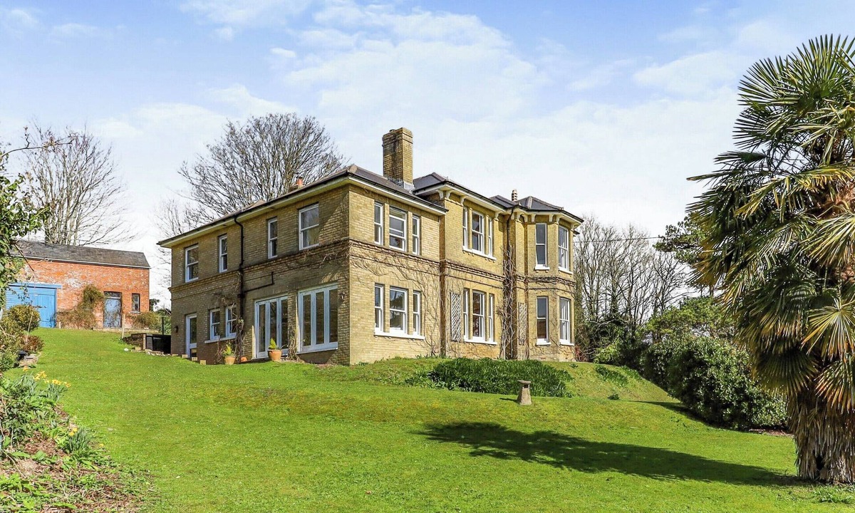 Brading Cottage | 6 bedroom accommodation in Brading, near Sandown