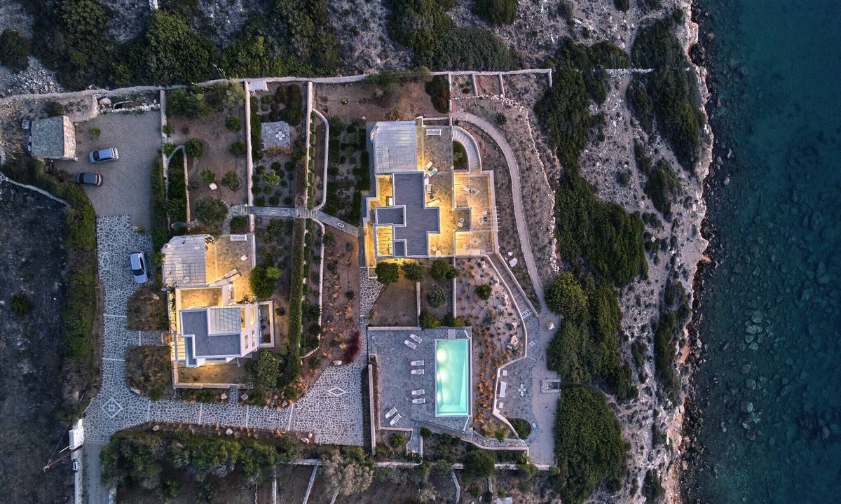 Nea Cryssi Akti Villa | 7 bedroom accommodation in Paros