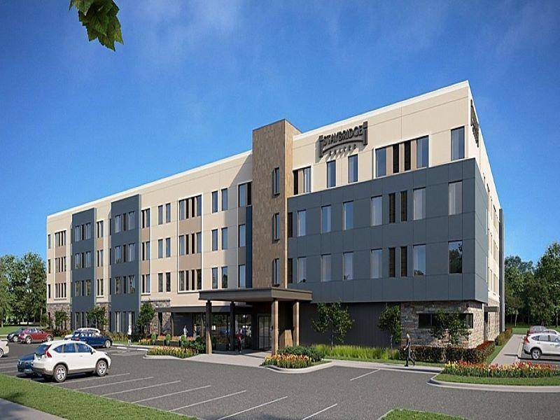 Dawson Creek Hotel | 800 m² Hotel ∙ 2 bedrooms ∙ 10 guests