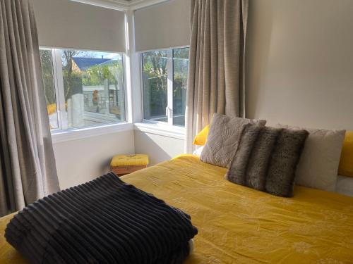Darfield House | A Darfield Home Stay - Private Large Bedroom and Dedicated Bathroom in family house