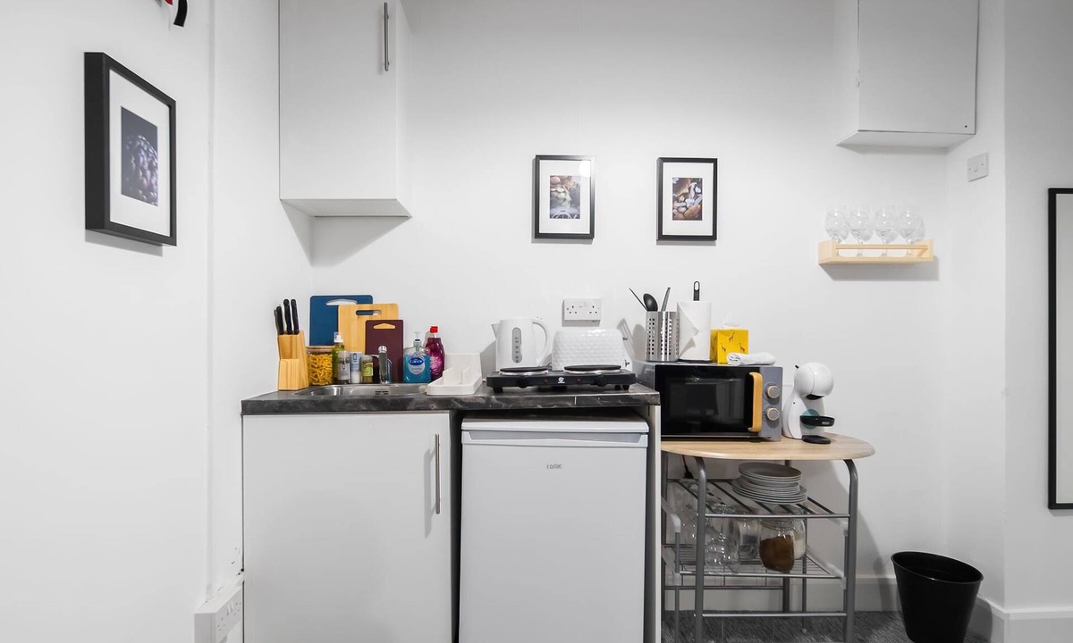 Southgate Apartment | Affordable 2 Bed Flat in London, N14 1C