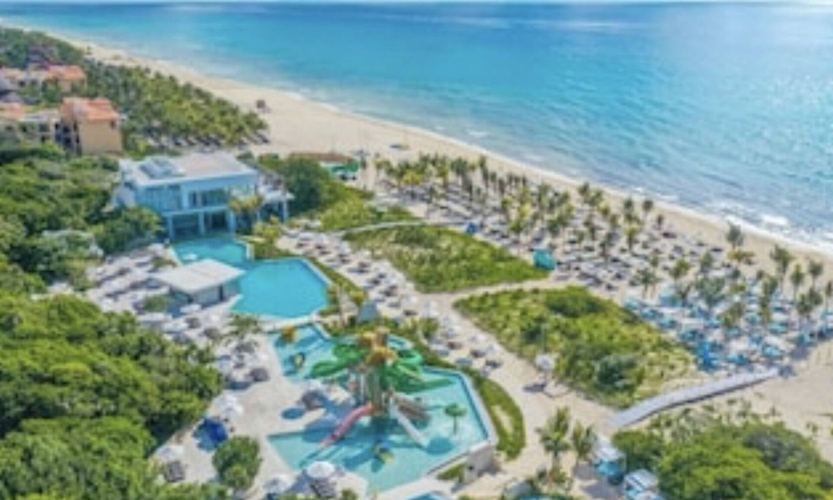 Playacar Zona Hotelera Resort | All-Inclusive on the beach with VIP ACCESS Family Rivera Suite !