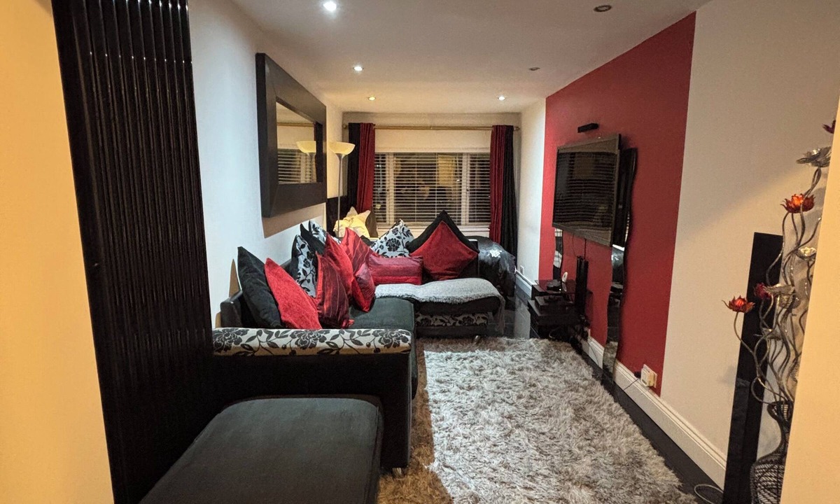 Stanford-le-Hope Apartment | Amazing studio room in a beautiful house