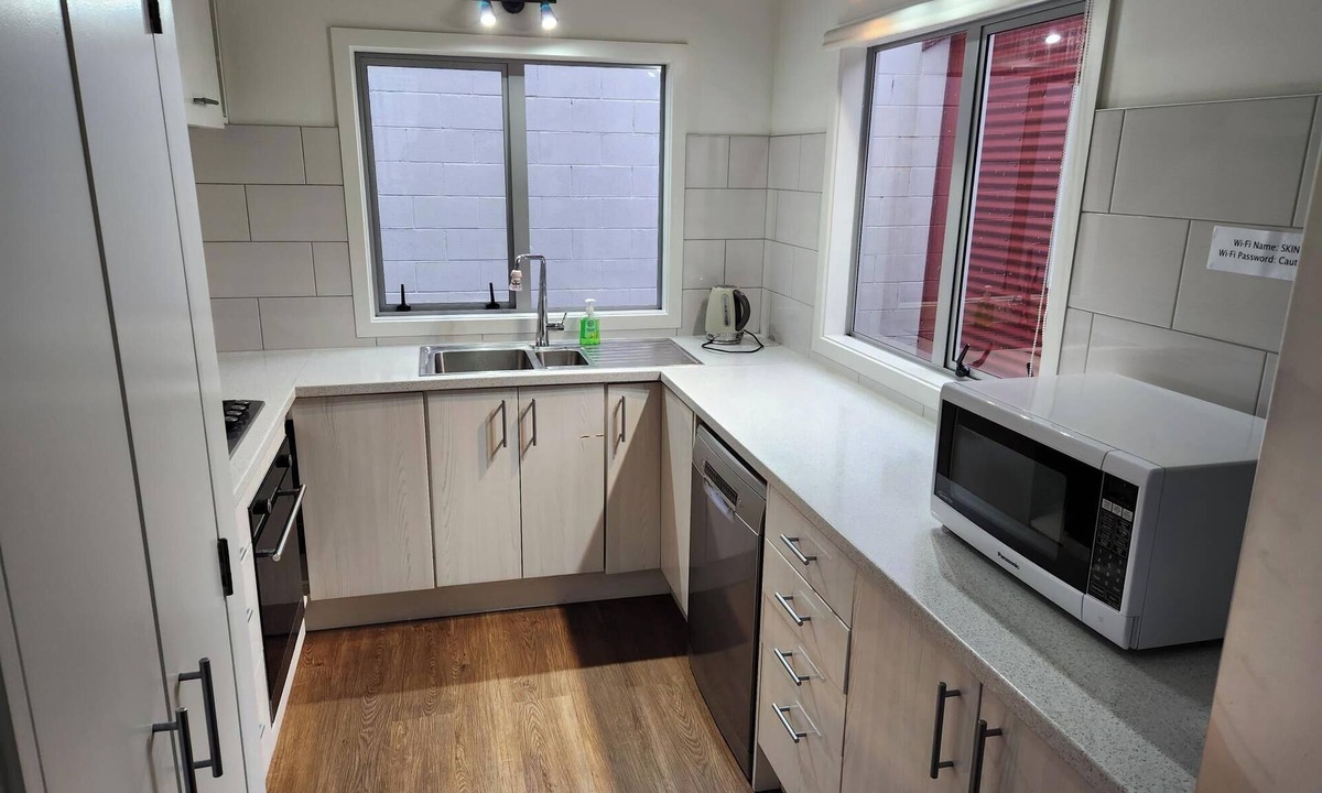 Wellington House | An Amazing Inner City 4-Bedroom House with Two Carparks in Wellington