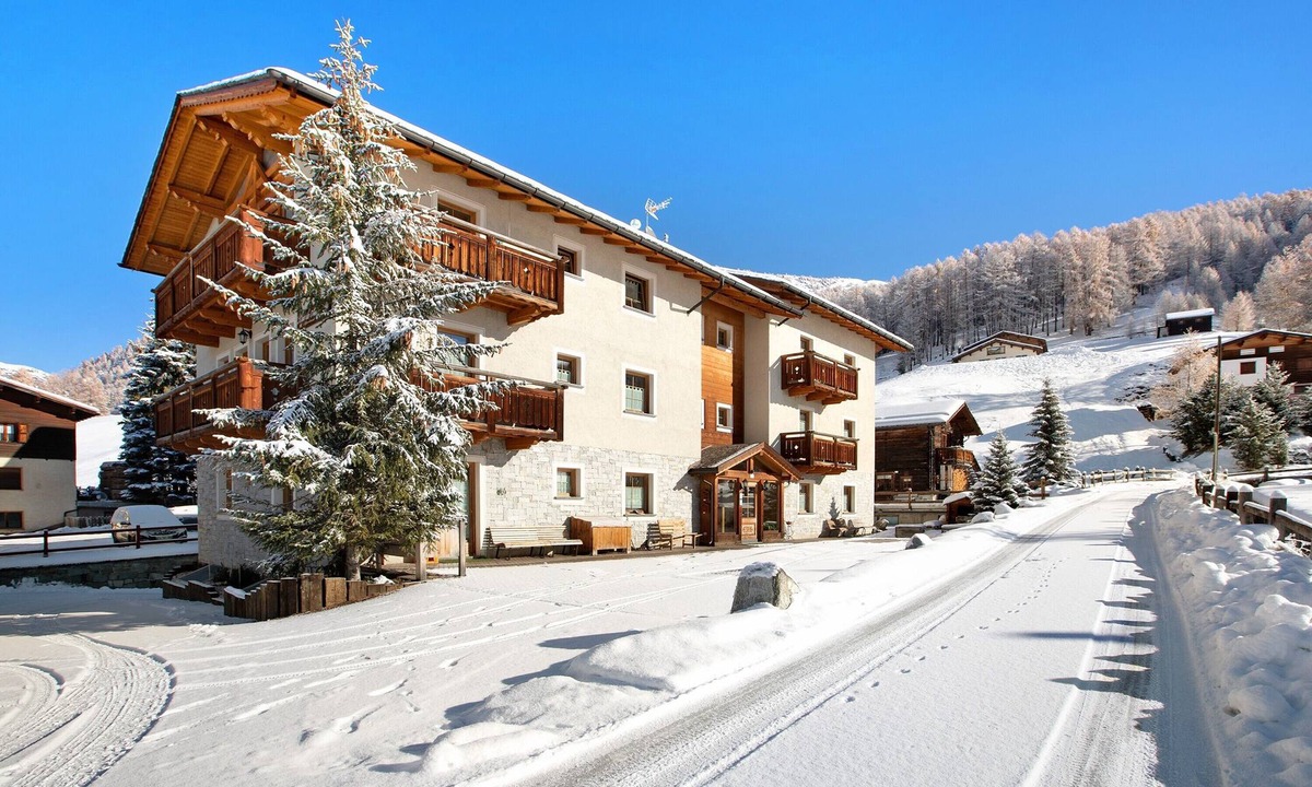 Valtellina Apartment | Apartment 'Al Bait Da Marangona 2' with Mountain View, Shared Garden and Wi-Fi