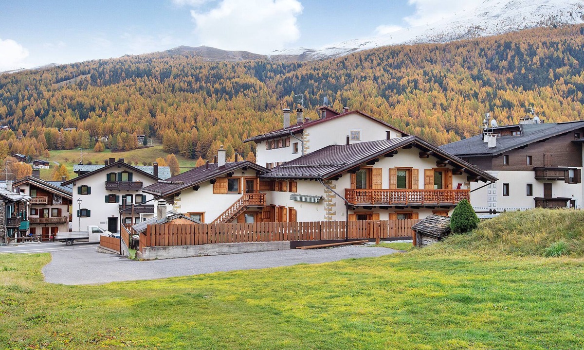 San Rocco Apartment | Apartment 'Baita Lorella Appartamento 8' with Mountain View, Shared Terrace and Wi-Fi