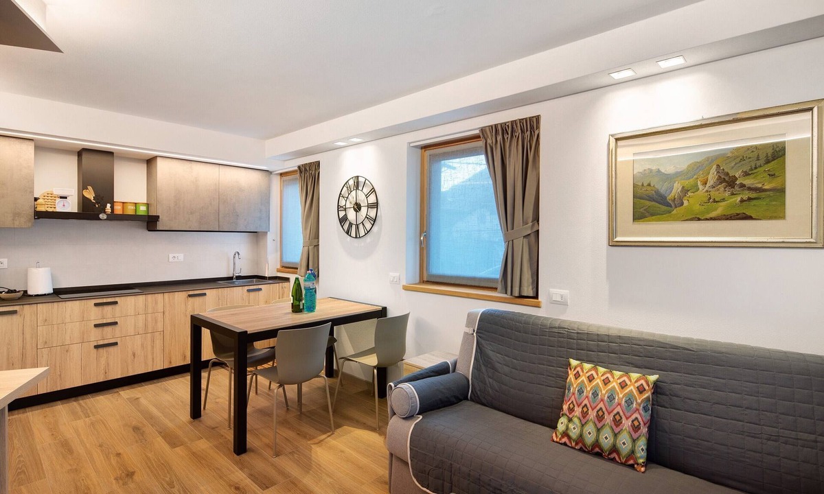 Valtellina Apartment | Apartment 'Chalet Emma Isolaccia' with Mountain View, Private Terrace and Wi-Fi