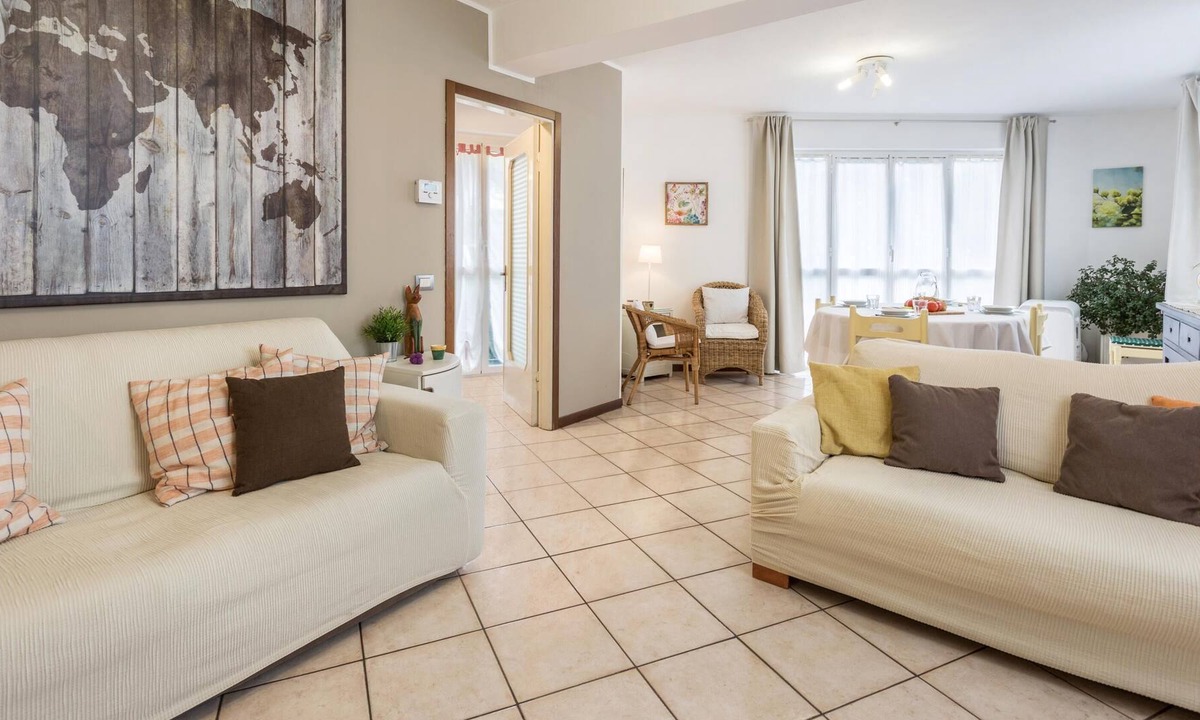 Brunate Apartment | Apartment "Il Sole" with Mountain View, Wi-Fi, A/C & Balcony