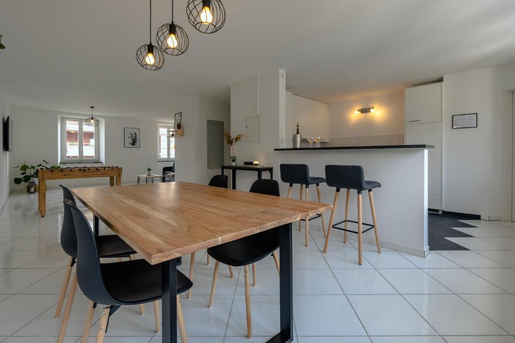 Biel Apartment | Apartment in the city center with free parking