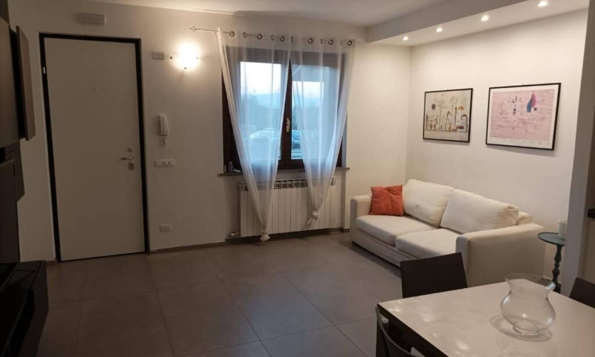 Rivoltella Apartment | Apartment with two rooms central to services