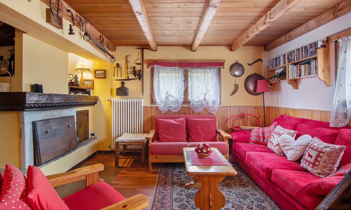 Valtellina Apartment | Apartment 'La Baita Verde' with Mountain View