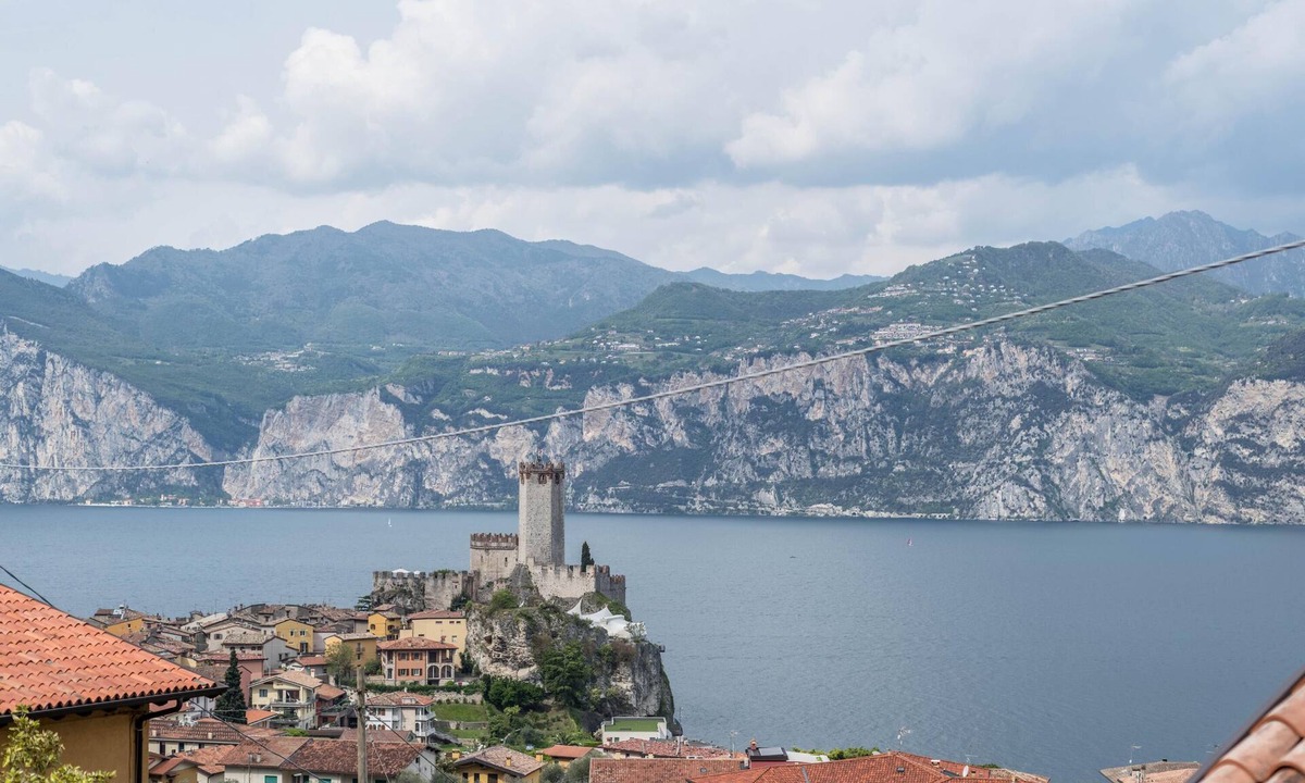 Malcesine Apartment | Apartment 'Monolocale La Perla 1' with Lake View, Garden & Wi-Fi