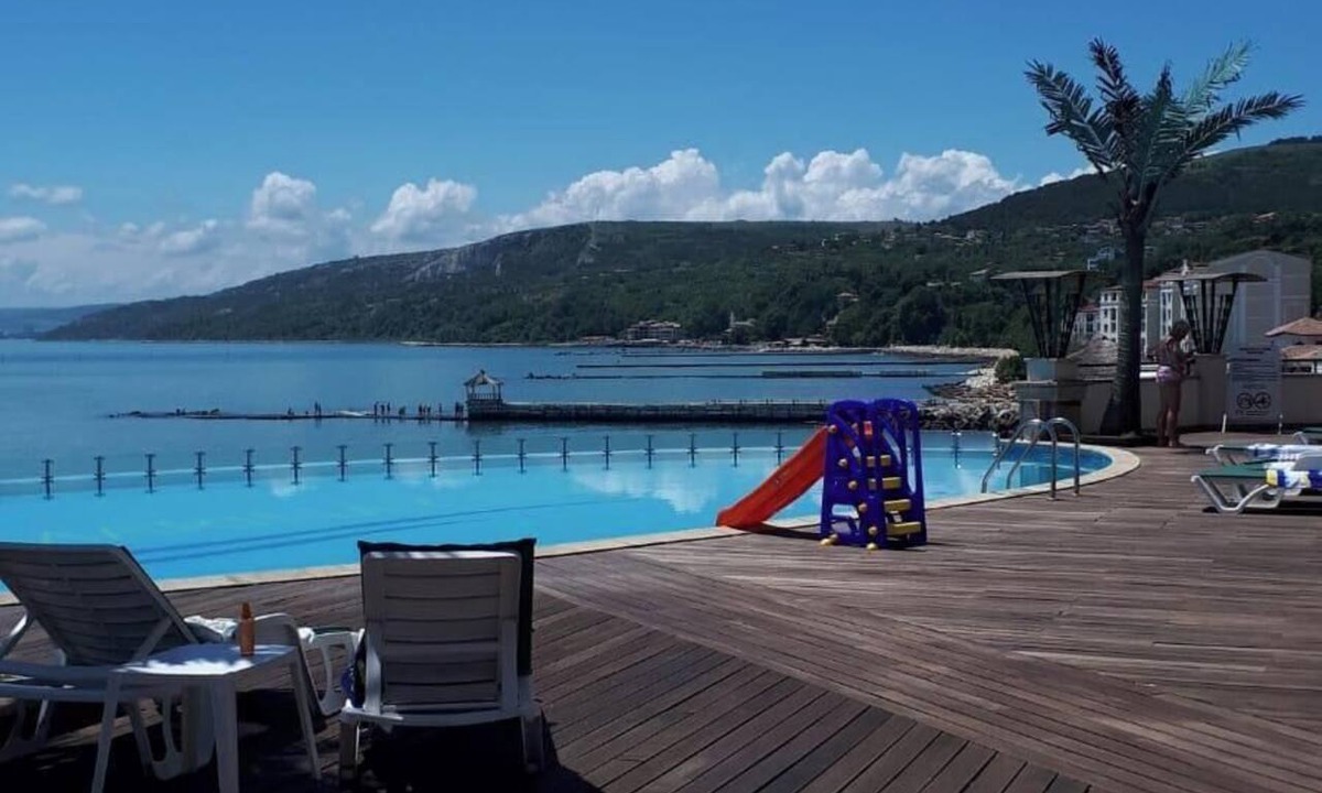 Balchik Apartment | Apartment Sleeps 2 with Pool & Balcony