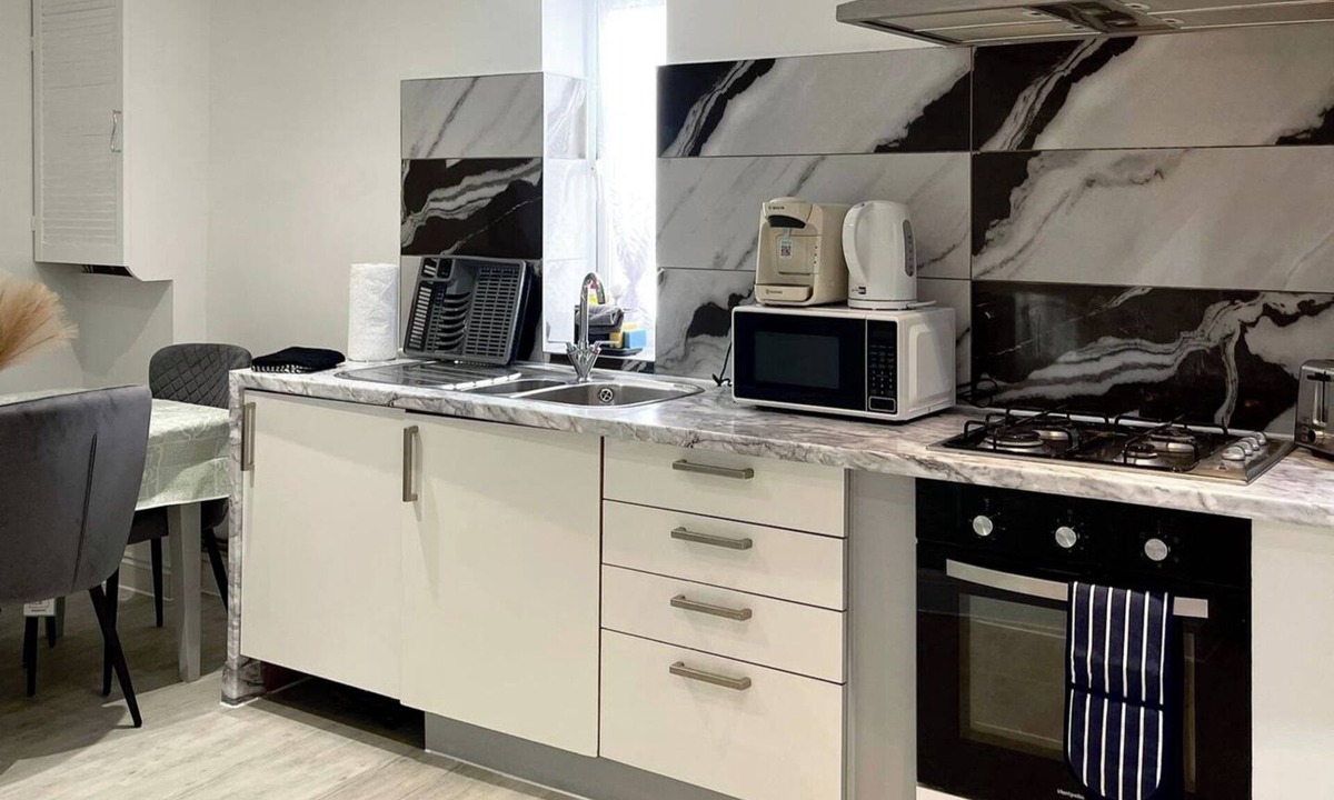 Alibon Apartment | Apartment - Sleeps 4 - Parking - WiFi