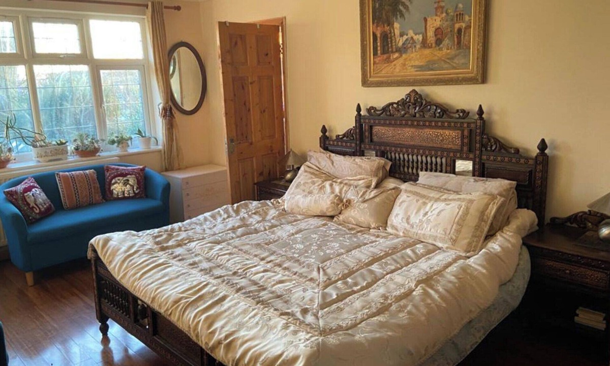 High Wycombe House | Apartment - Sleeps 4 - Parking - Balcony - Garden
