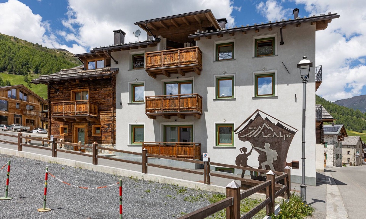 San Rocco Apartment | Apartment "Wind Mountain Planet Suite House" with Mountain View, Wi-Fi & Balcony