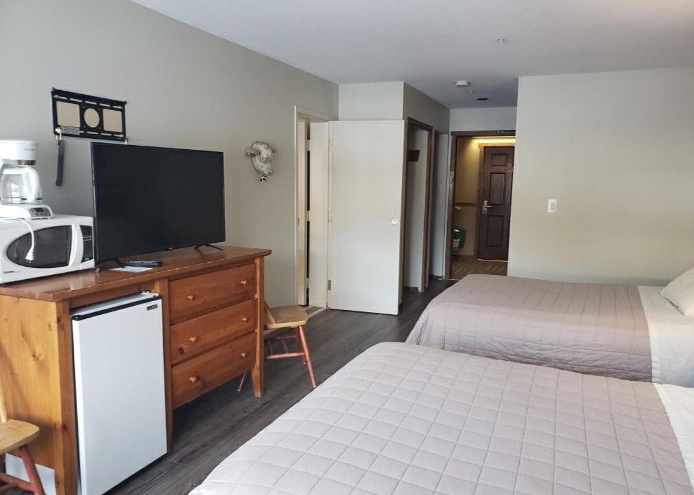 Okanagan-Similkameen Apartment | Apex Mountain Inn Suite 205-206 Condo