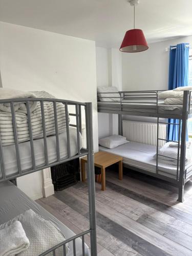 Elephant and Castle House | APlaceToStay Central London Apartment, Zone 1 CAR