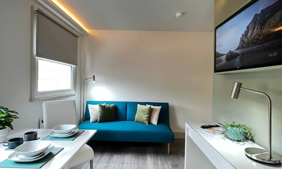 Hove Apartment | Apt. 11 - Seaside Serenity Chic Studio Steps to Beach