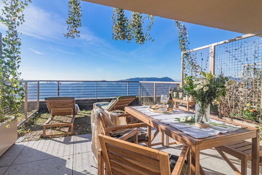 Como Apartment | Aurora Apartment by Rent All Como