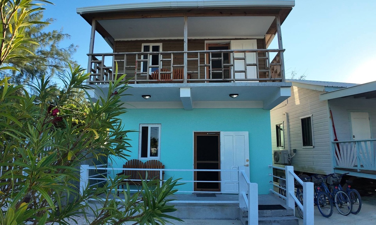Caye Caulker Villa | Bayview sunset villa peaceful tranquil comfortable modern