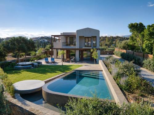 Agios Nikolaos Town Villa | Beachfront Linum Escape Retreat with a Heated Pool