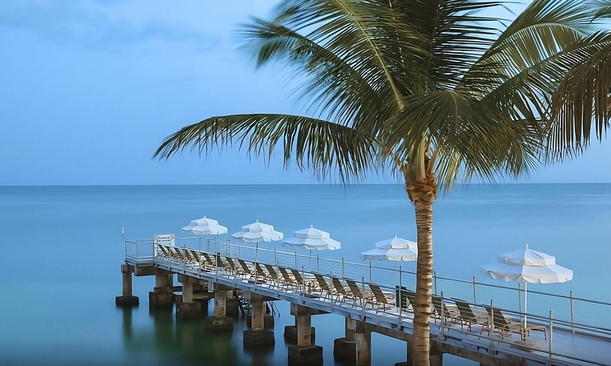 Uptown - Upper Duval House | Beachside Dream! Steps to Sand, Pool, Beach Bar, Nightlife! Near Duval Street!