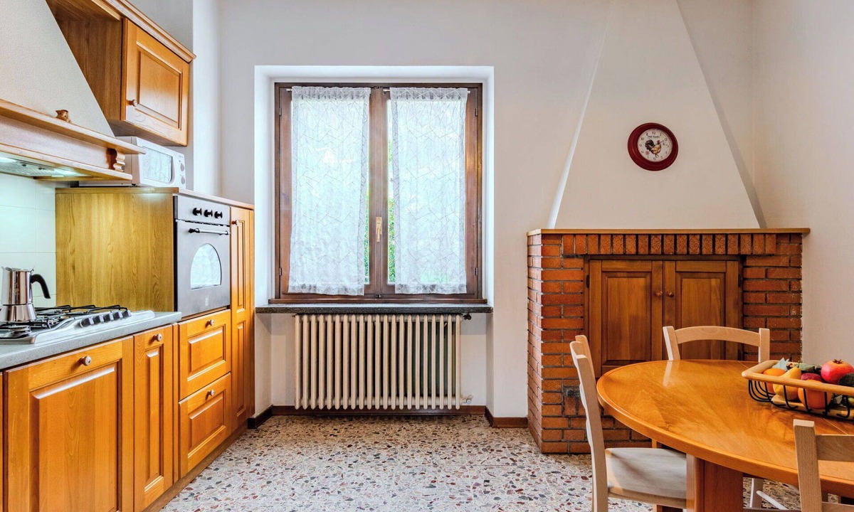 Trezzone Apartment | Beautiful apartment for 6 guests with WIFI, TV and terrace